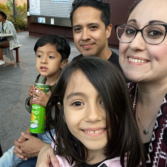 Meet your Posher, Andrea - Picture 1 of 12